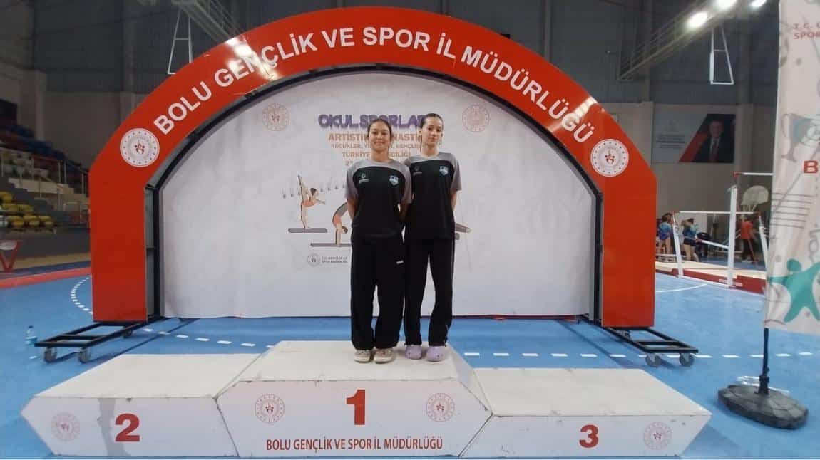 ŞİKAL Beste Kun ve Ceren Katı Kocaeli Birincisi Olarak Gittikleri Boluda Duzenlenen Artistik Cimnastik Türkiye Finalleri Resimleri